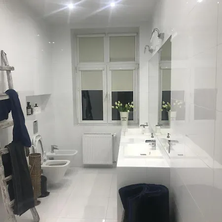 Apartment Chmielna 73b Warsaw
